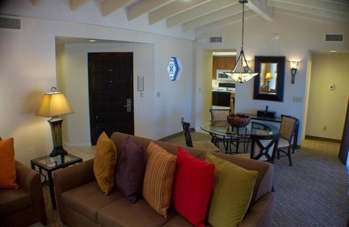 Arcadia Condo | Scottsdale Spacious 2BR Condo with Heated Swimming Pool