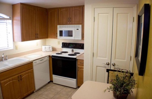 Arcadia Condo | Scottsdale Spacious 2BR Condo with Heated Swimming Pool