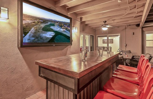 Scottsdale Country Acres House | Scottsdale Sweet Escape & Enjoy Desert Nights In The Hot Tub, Pool, Bar & Putting Green- Concierge