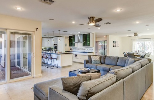 Scottsdale Country Acres House | Scottsdale Sweet Escape & Enjoy Desert Nights In The Hot Tub, Pool, Bar & Putting Green- Concierge
