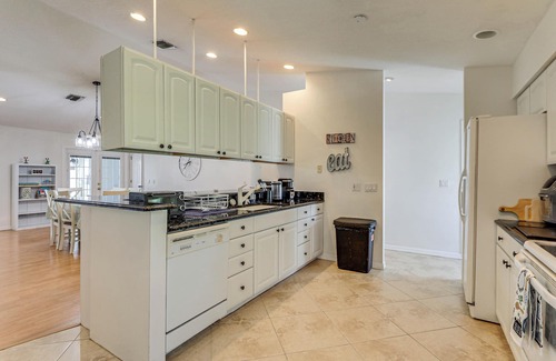Braden River House | Screened Pool & Grill: Sunny Sarasota Stay!