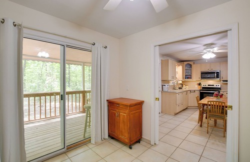 Tamassee House | Screened Porch: Forested Tamassee Escape!