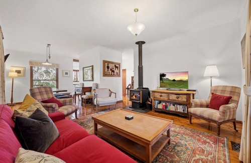 Leura House | Scribbly Gum