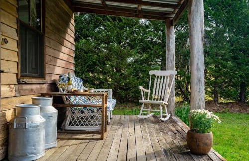 Kangaroo Valley House | Scribbly Gum Cottage -rustic Picturesque Romantic