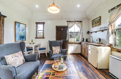 Kangaroo Valley House | Scribbly Gum Cottage -rustic Picturesque Romantic