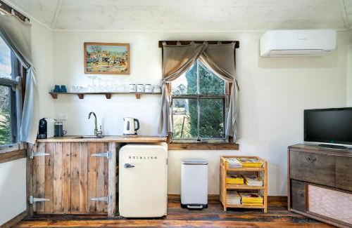 Kangaroo Valley House | Scribbly Gum Cottage -rustic Picturesque Romantic