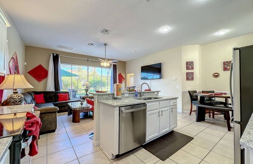 Four Corners House | Scuttle Vacation Pool Home W Spa