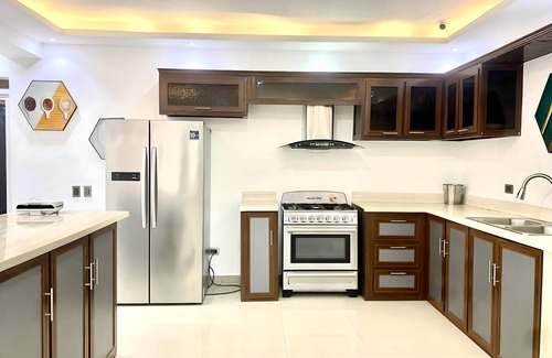 Miraflores Villa | SD 14BR Worry-free Villas + Daily Transportation