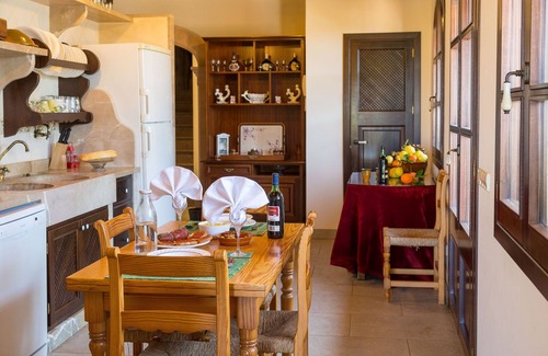 Sineu House | SEÑORIAL HOUSE IN SINEU IDEAL CYCLISTS GARAGE FOR BICYCLES AND SMALL GYM