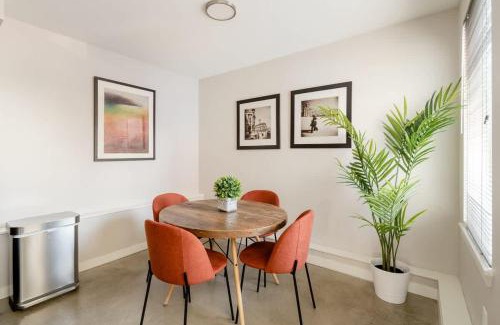 Belmont Apartment | SE 19th - Food Trucks & Vintage Shops