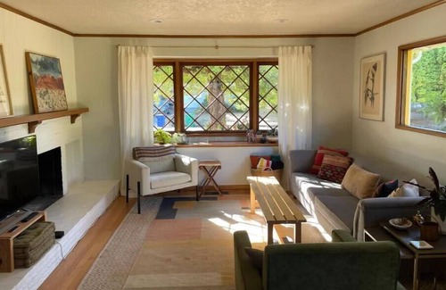 Woodstock House | SE Woodstock Rancher, Walk to the park, Reed College, shopping & great food!