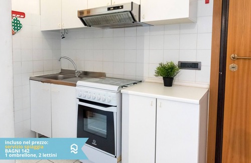 Senigallia Apartment | SE006 - Senigallia, one bedroom apartment on the sea with beach