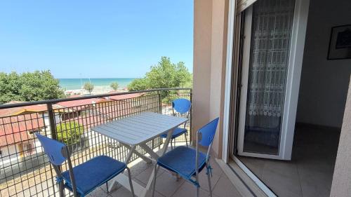 Senigallia Apartment | SE182 - Senigallia, trilocale fronte mare con balcone e posto auto