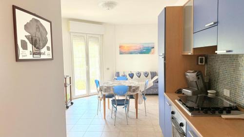 Senigallia Apartment | SE182 - Senigallia, trilocale fronte mare con balcone e posto auto
