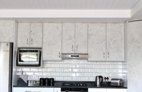 Gordons Bay Central Apartment | Sea and Mountain View Apartment