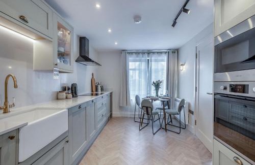 Whitstable House | Sea Beet - Uk49245