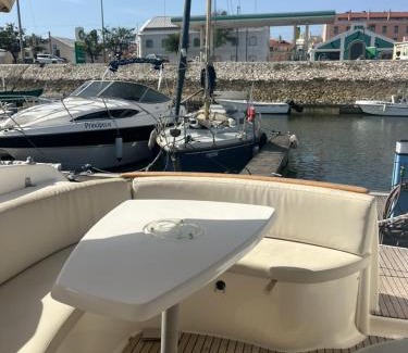 Belem Boat Rental | Sea Bloom II - Night in a Fancy Speedboat