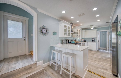 Carlouel House | 'Sea Breeze' - Beautiful Clearwater Beach Home - Heated Pool, Spa & Grill
