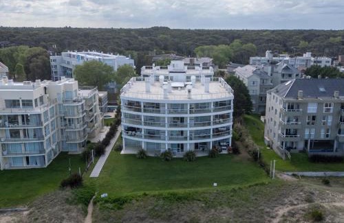 Carilo Apartment | Sea Breeze by CELTIS