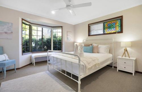 Mudjimba House | Sea Breeze Cottage at Mudjimba - Pet friendly