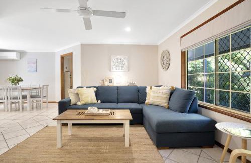 Mudjimba House | Sea Breeze Cottage at Mudjimba - Pet friendly