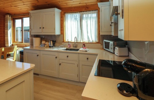 Mullacott Cottage | SEA BREEZE, family friendly, character holiday cottage in Ilfracombe