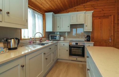 Mullacott Cottage | SEA BREEZE, family friendly, character holiday cottage in Ilfracombe