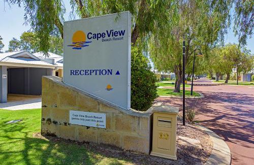 Broadwater House | Sea Breeze Family Retreat at Cape View Resort