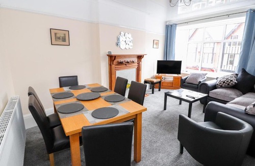 Rhos on Sea Apartment | Sea Breeze