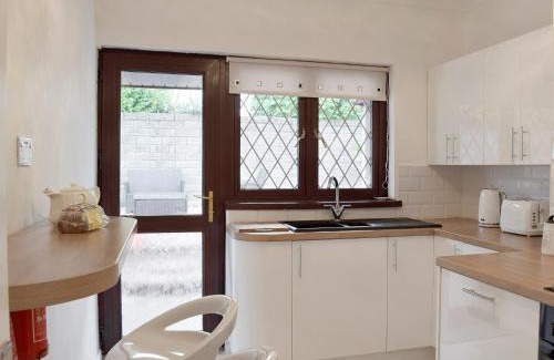 Mumbles House | Sea Breeze