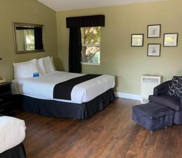Pacific Grove Hotel | Sea Breeze Inn - Pacific Grove