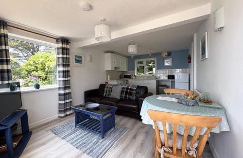 Seaton House | Sea Breeze - Mount Brioni