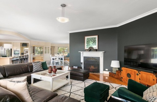 Inverloch House | Sea Breeze on the Crescent