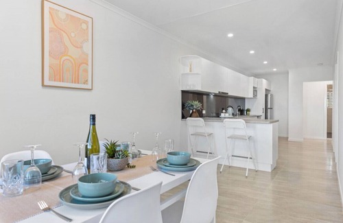 Redcliffe Apartment | * Sea Breeze * Two Bedroom Apartment