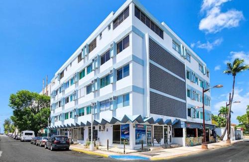 Isla Verde Apartment | Sea breeze vacation lll en Condominio Verde mar