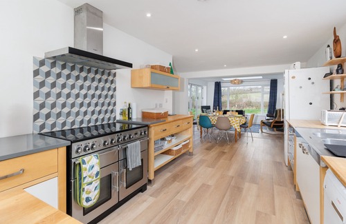 Sandown Ski Chalet | Sea Breeze Your Coastal Sanctuary in Sandown