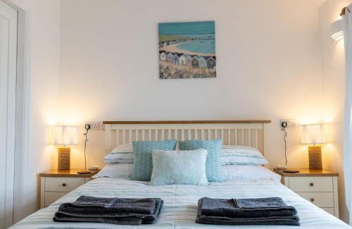 Moelfre House | Sea Breezes