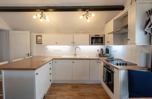 Moelfre House | Sea Breezes