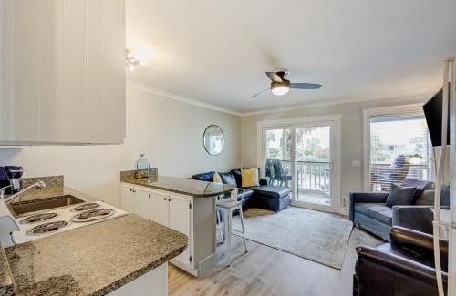 Isle of Palms Apartment | Sea Cabin 121-B