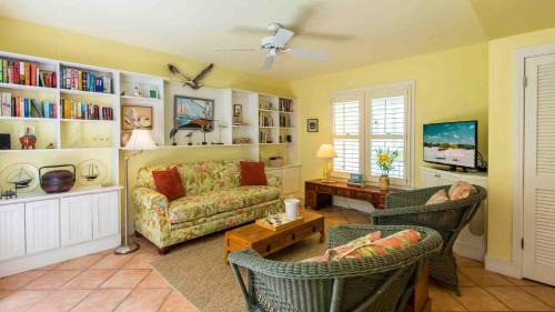 Bahama Village House | Sea Captains Haven by Last Key Realty