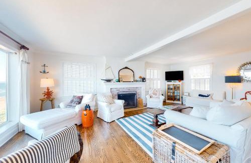 Nelscott House | Sea Cliff Cottage
