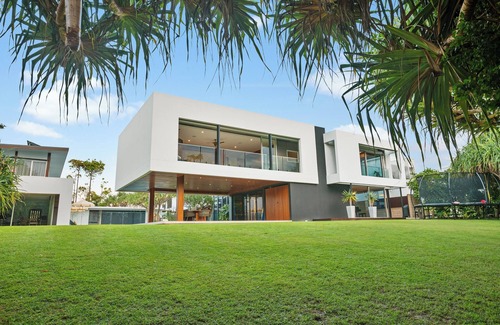 Casuarina House | Sea Clusion Beachfront Luxury House & Wellness SPA Retreat