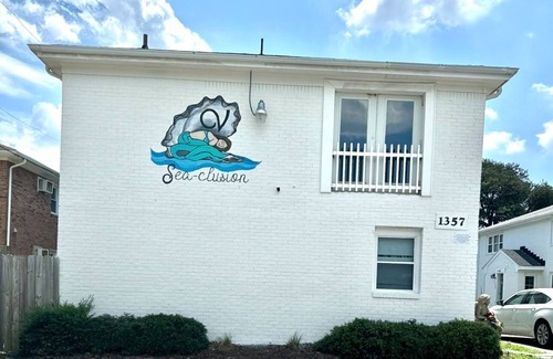 Cottage Line Apartment | SEA-clusion4 cozy apartment across the street from the beach