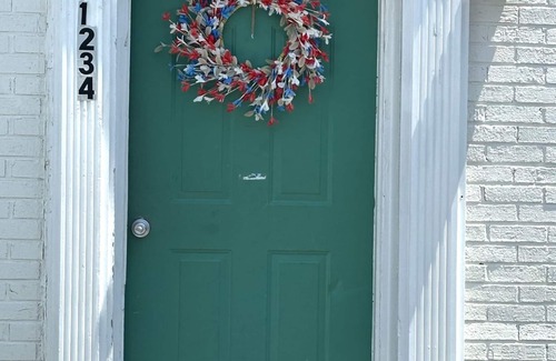 Cottage Line Apartment | SEA-clusion4 cozy apartment across the street from the beach