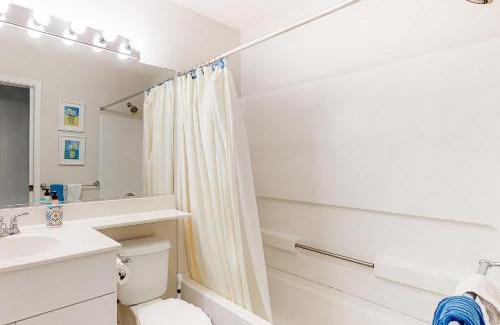 Bethany Beach Apartment | Sea Colony - 55054 Pine Lake Dr