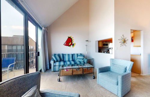 Bethany Beach Condo | Sea Colony 9th-floor ocean-view condo with elevator & balcony