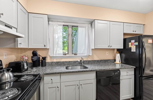 Bethany Beach Condo | Sea Colony - fully renovated - walk to private beach and tennis - Free wifi