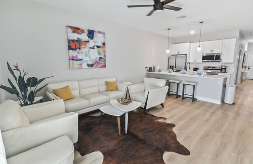 Rotonda West Villa | "Sea Cottage" 3 bedroom 2 bath cozy retreat with smart 65in TV
