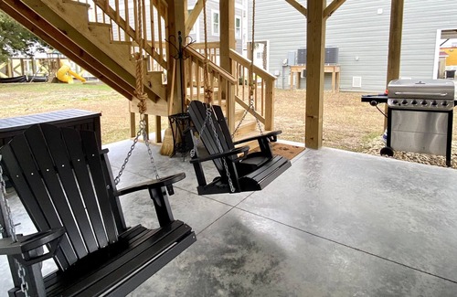 Atlantic Beach House | SEA DAYZ Beautiful NEW 4 Bdrm beach house steps to Windy Hill beach!