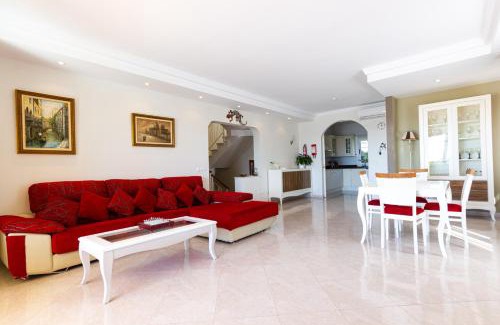 Playa del Ingles House | Sea Edge Friendly Holiday Home